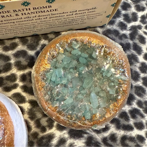 Kevia Style Crystal Geode Amethyst Bath Bomb Set - Blue Gold Purple (2) NIB - Picture 9 of 9